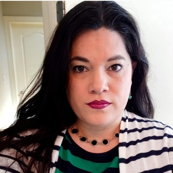 @simply_serene "LIVE" Share Show GIVEAWAYS🎁Jewelry💍Women's Clothing👗Makeup💄 - Picture 5 of 5